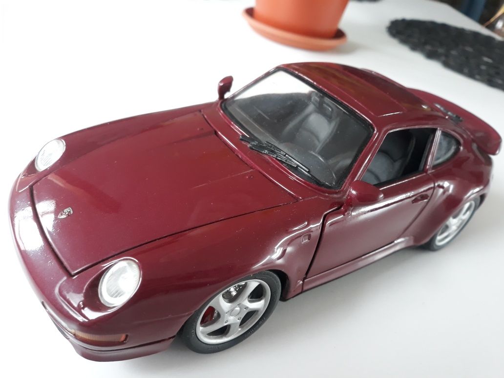 Porsche 911 (993) TURBO 1:18 anson