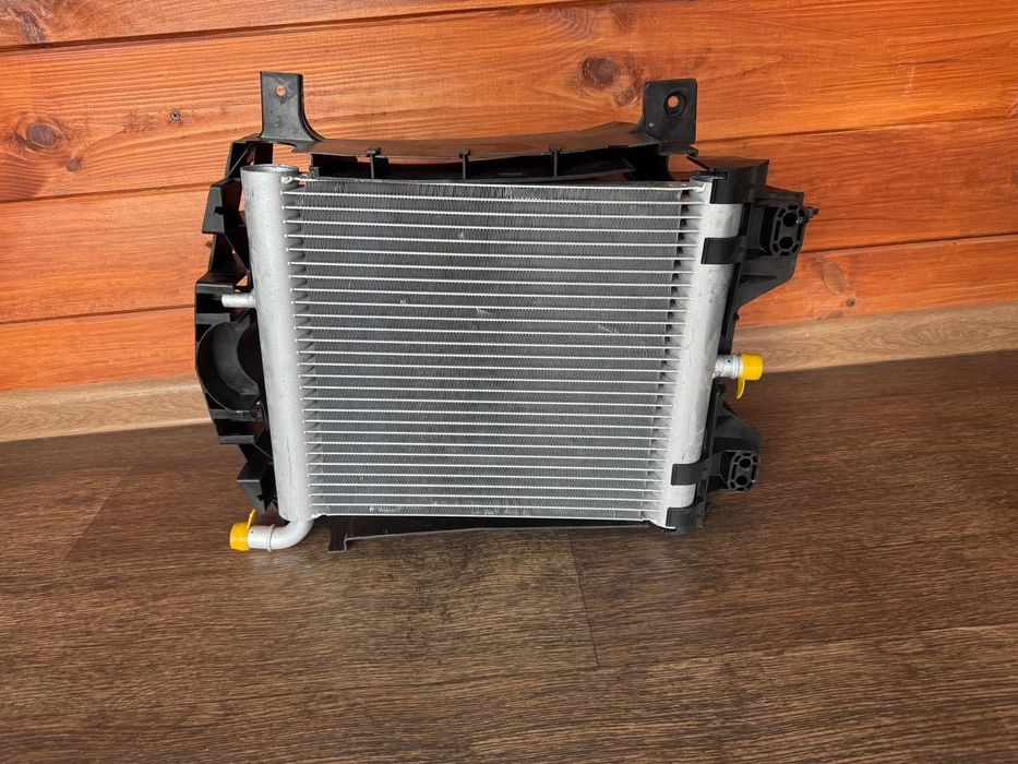 Радиатор охлаждения двигателя Range Rover 2017 интеркулер L405 L494