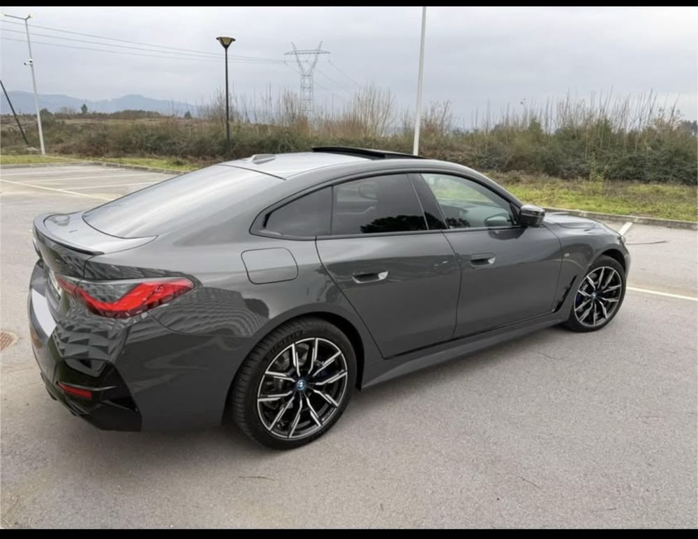 Bmw i4 Pack M - 12.400km
