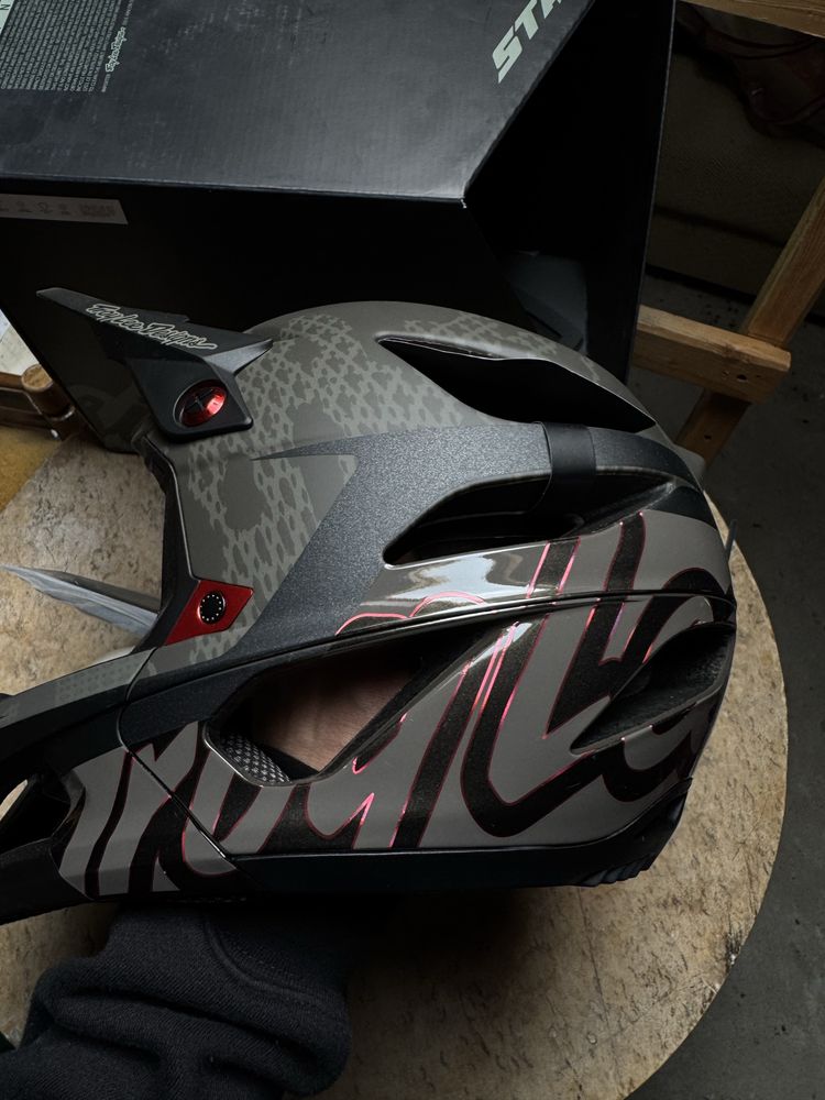 Kask Troy Lee Designs nowy Stage M/L lub XS/S camo NEAUWAVE XL/XXL