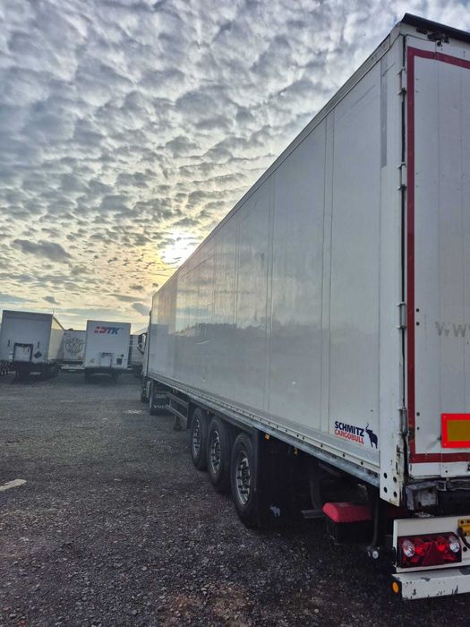 Naczepa Schmitz SCB S3B BOX Izoterma