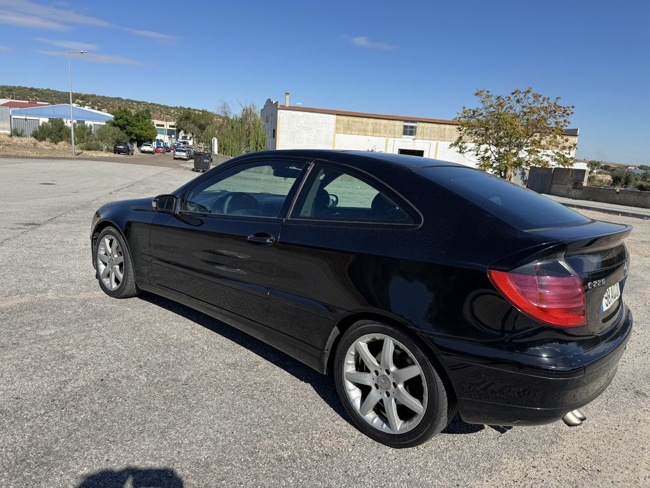 Mercedes C 220 CDI Sportcoupe Evolution c/ Tecto e Gps