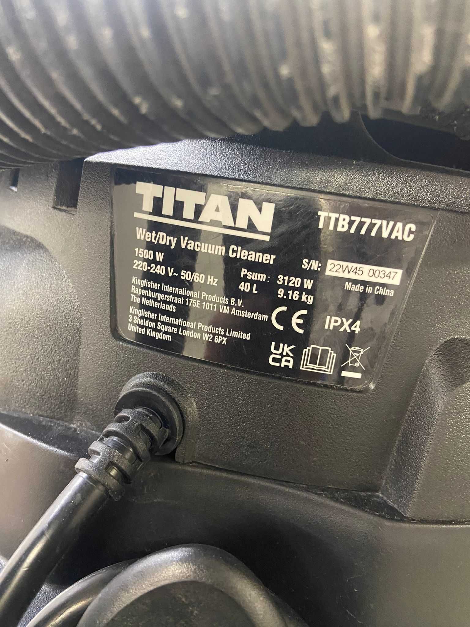 Odkurzacz przemysłowy Titan TTB777VAC 1500 W 32F/22