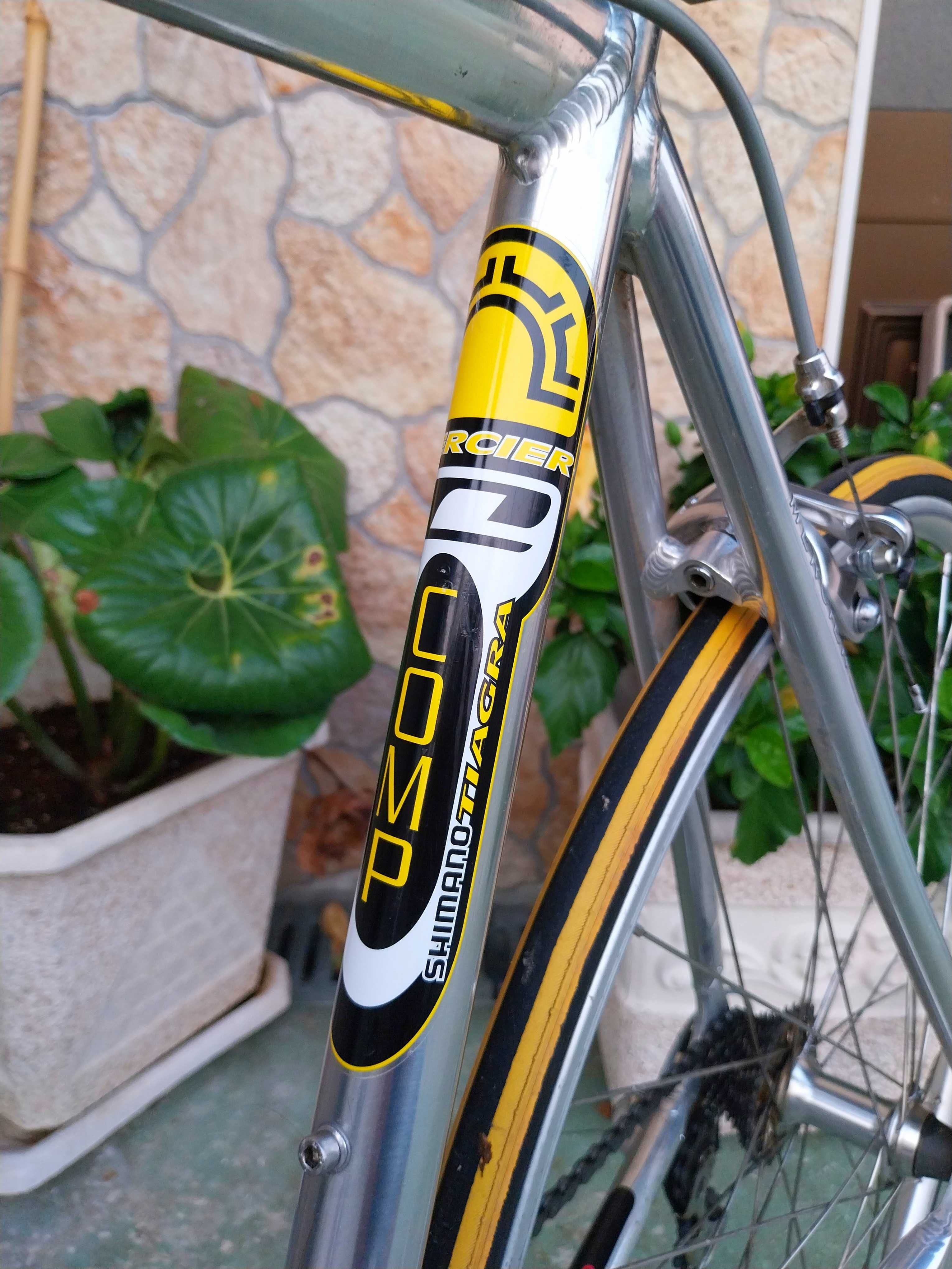 Bicicleta de estrada Mercier.