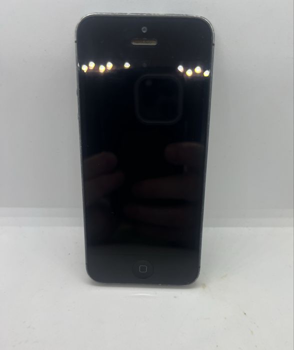 Iphone 5   (Icloud lock)