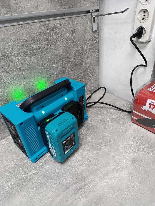 зарядна станція акумуляторна Revolt PS 330. 330 Вт.