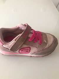 Ténis Skechers cor de rosa de menina
