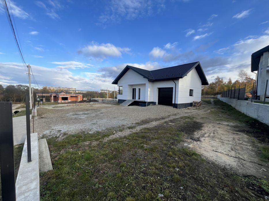 Новий будинок з ремонтом 500м (5хв пішки) до центру м.Долина