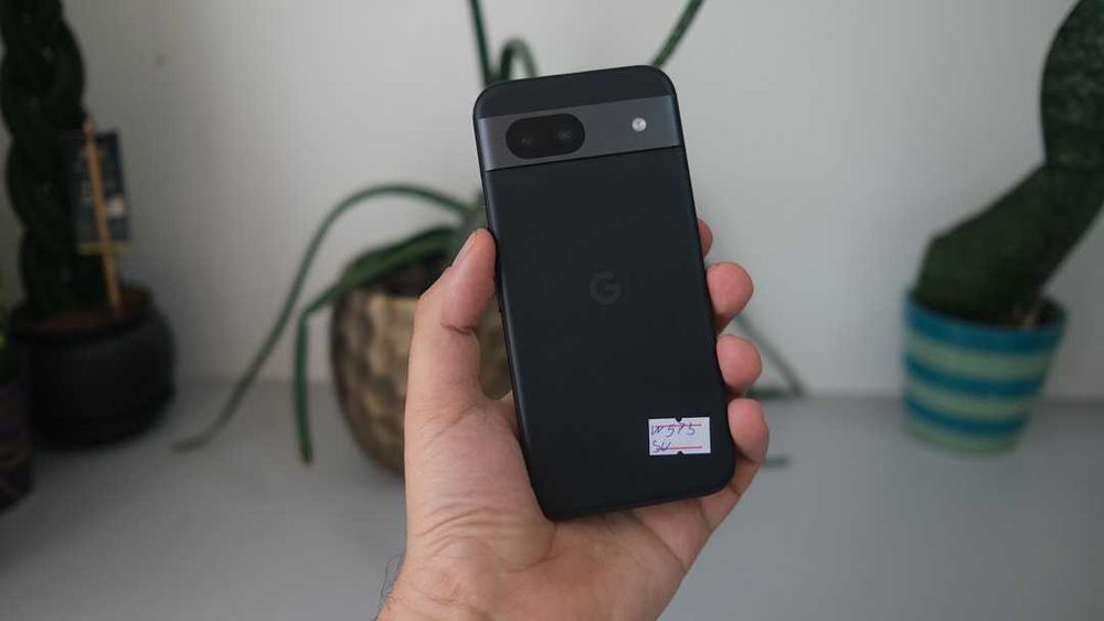 Google Pixel 8a 8GB/128GB Obsidian гарний стан без вигорань