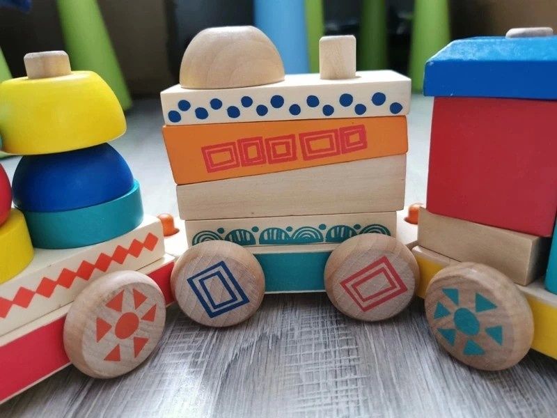 Zestaw drewniane zabawki pociąg ciuchcia klocki puzzle układanka