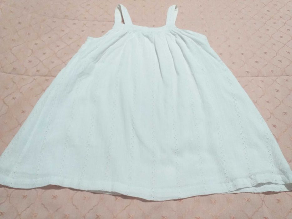 Vestidos  lindos, branco e verde, com bordado Inglês da TEX  7-8 anos