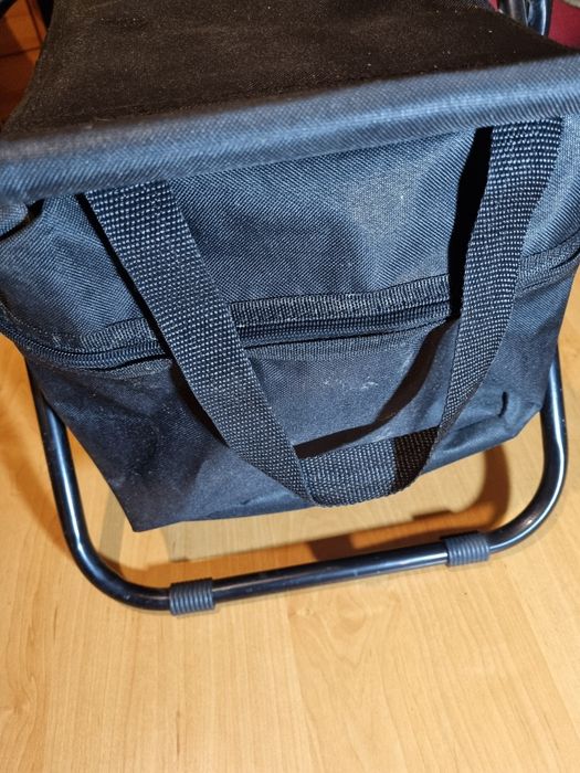 Małe krzesełko składane