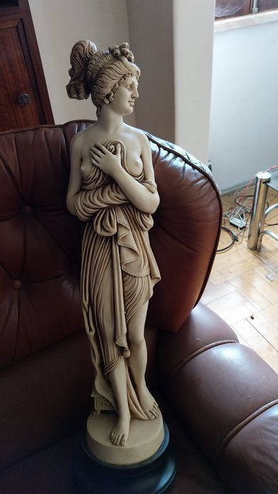 Estatueta em mármore