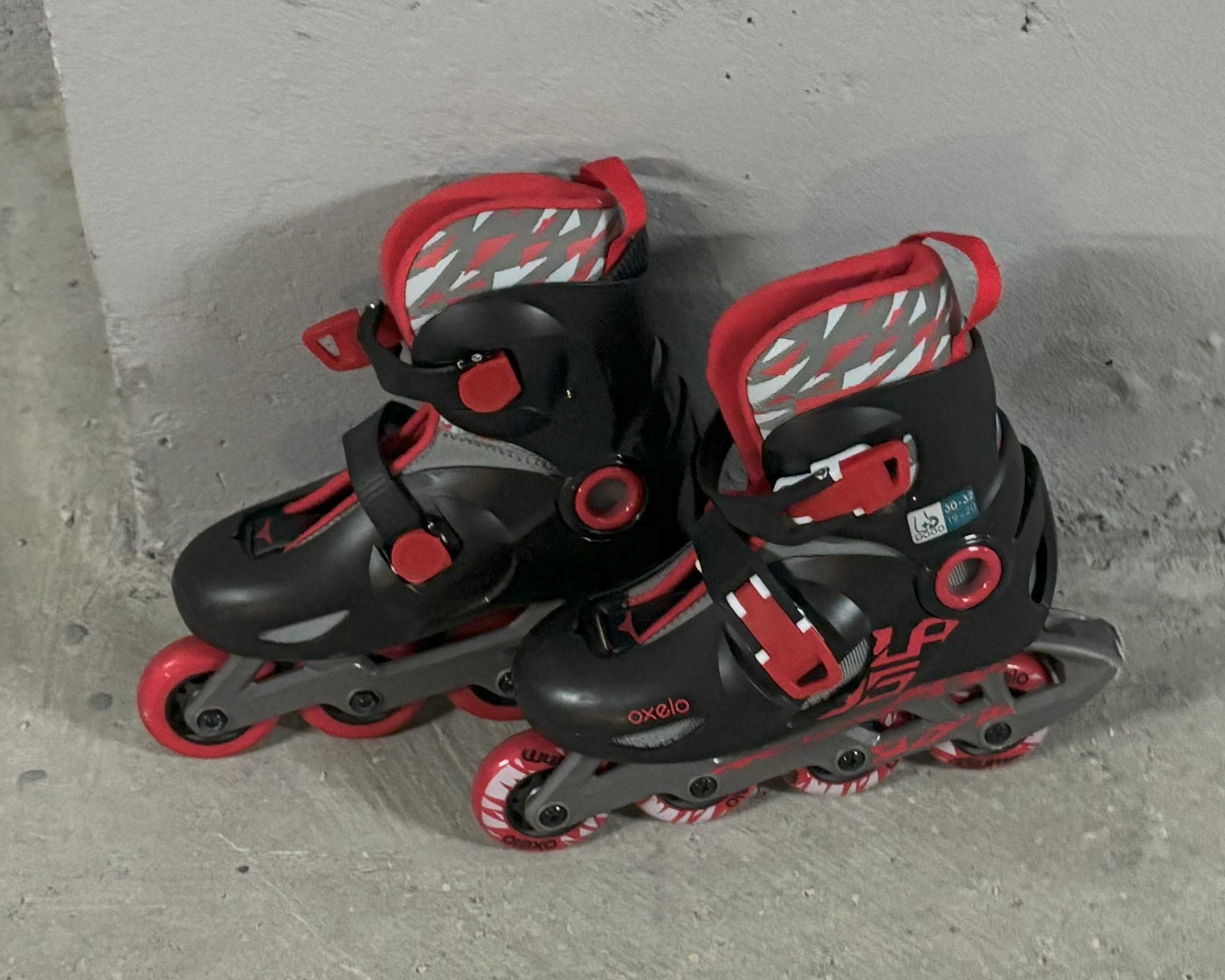Kit Patins em Linha + Proteções | Tam 30-32 | Play 5 - Red & Black