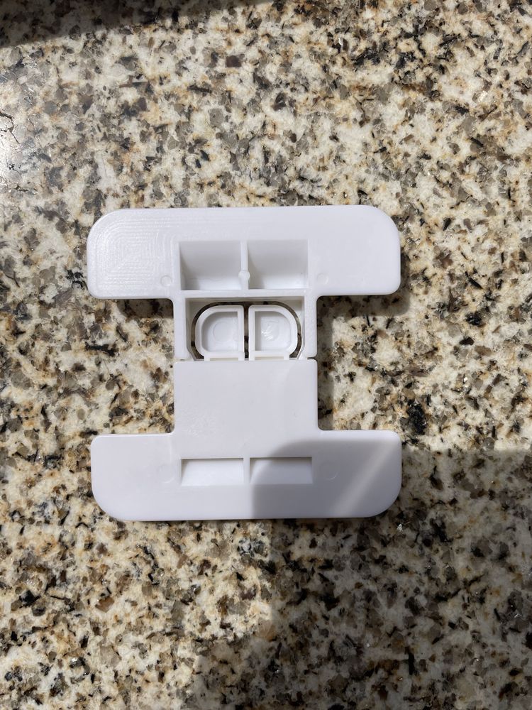 Fecho protetor para gavetas de autocolante