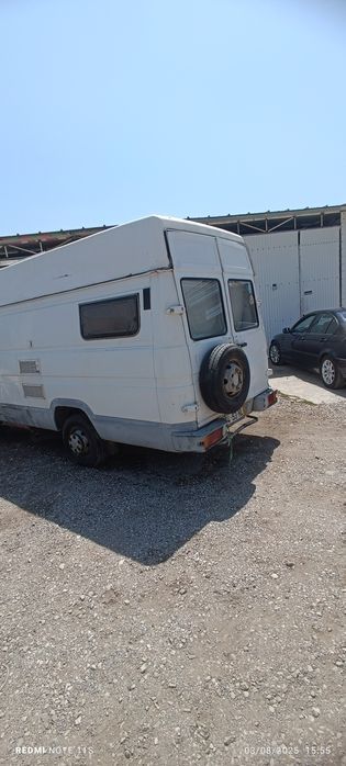Autocaravana com casa de banho