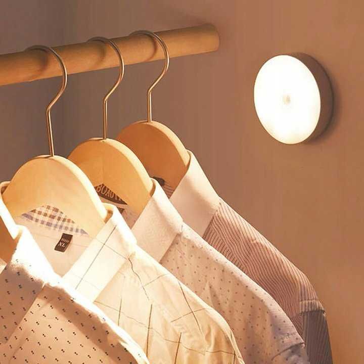 Lampka nocna LED bezprzewodowa z czujnikiem ruchu i zmierzchu magnes