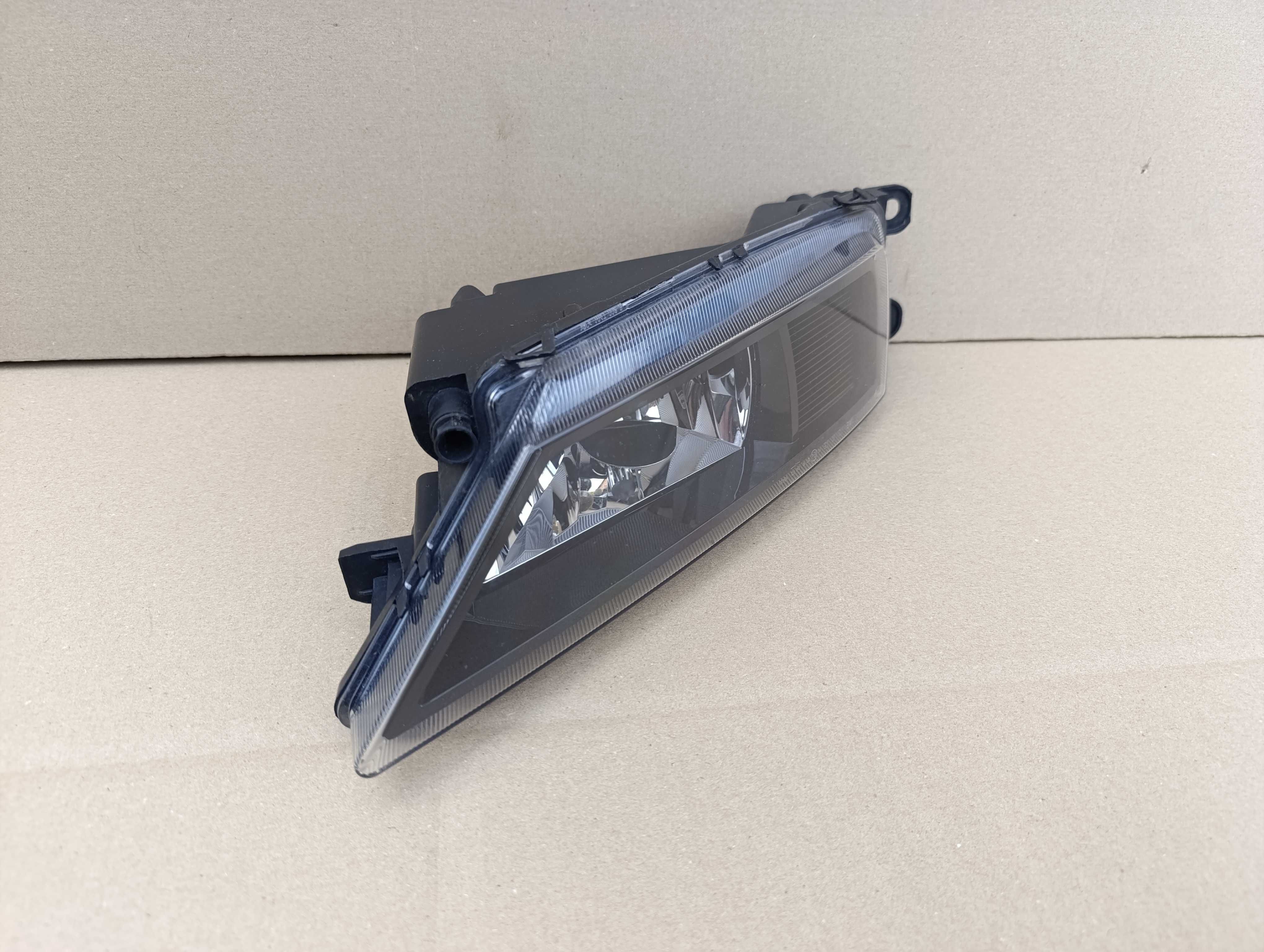 VW Tiguan 2 II ALLSPACE halogen zderzaka prawy idealny 5NL.941.700