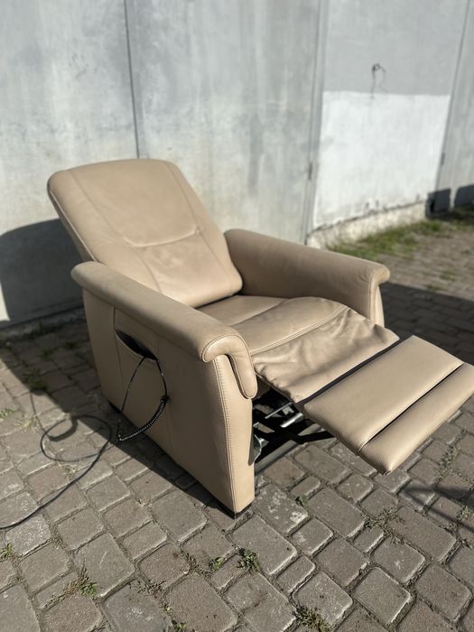 Меблі з Бельгіі. Диван шкіряний, тумбочки, столи з стільцями