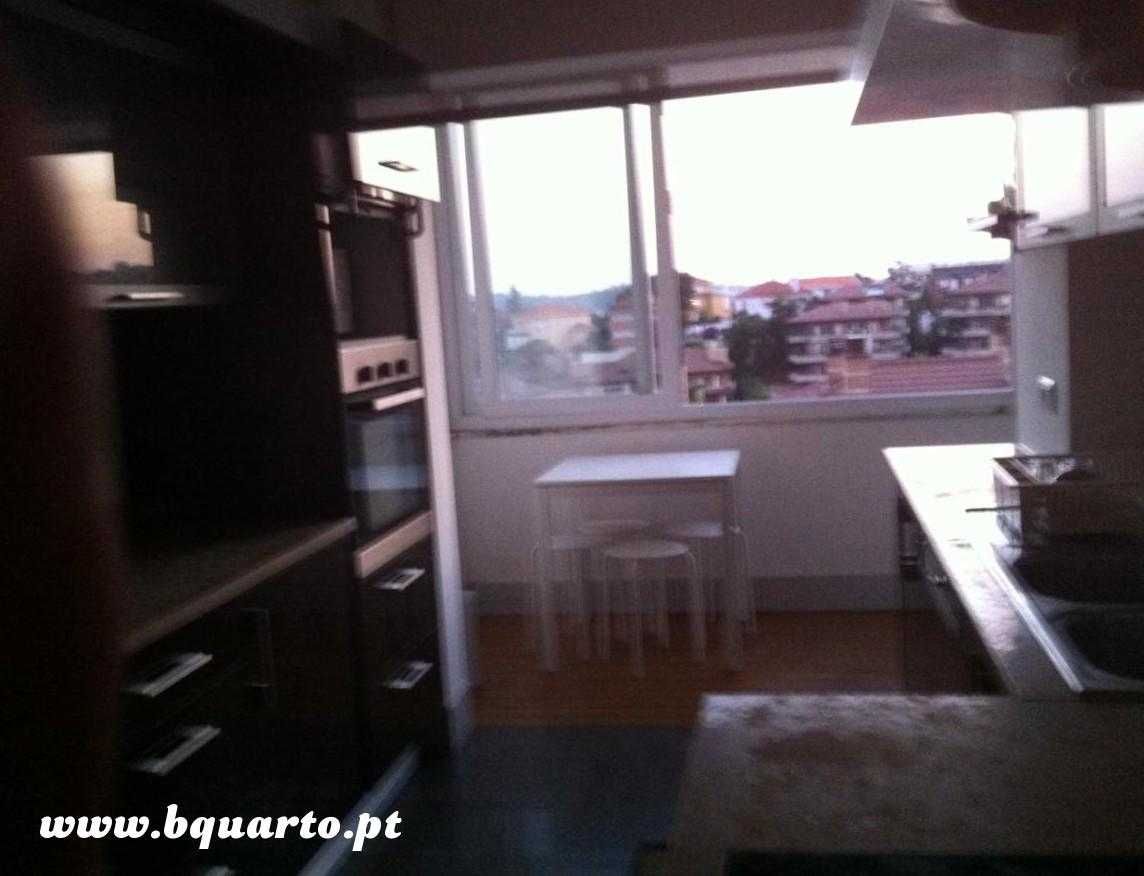 Arrenda-se quarto junto à FEUC, Miguel Torga, HUC