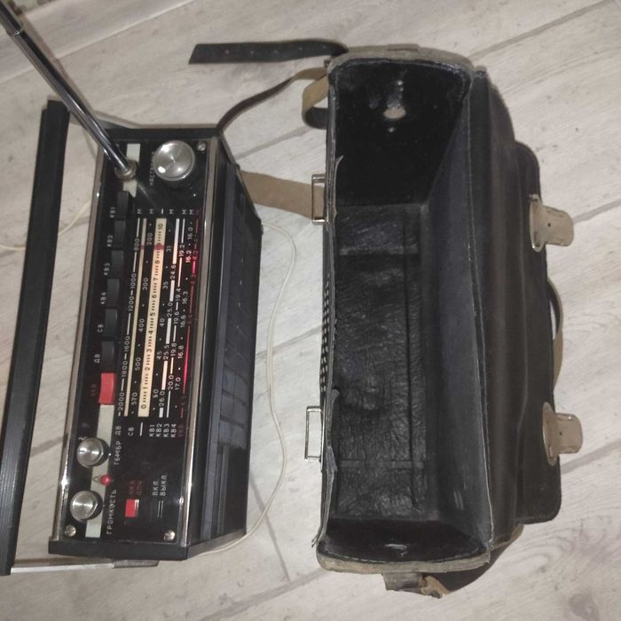 Радиоприемник МАЯК 2  / спецзаказ МО СССР для офицеров