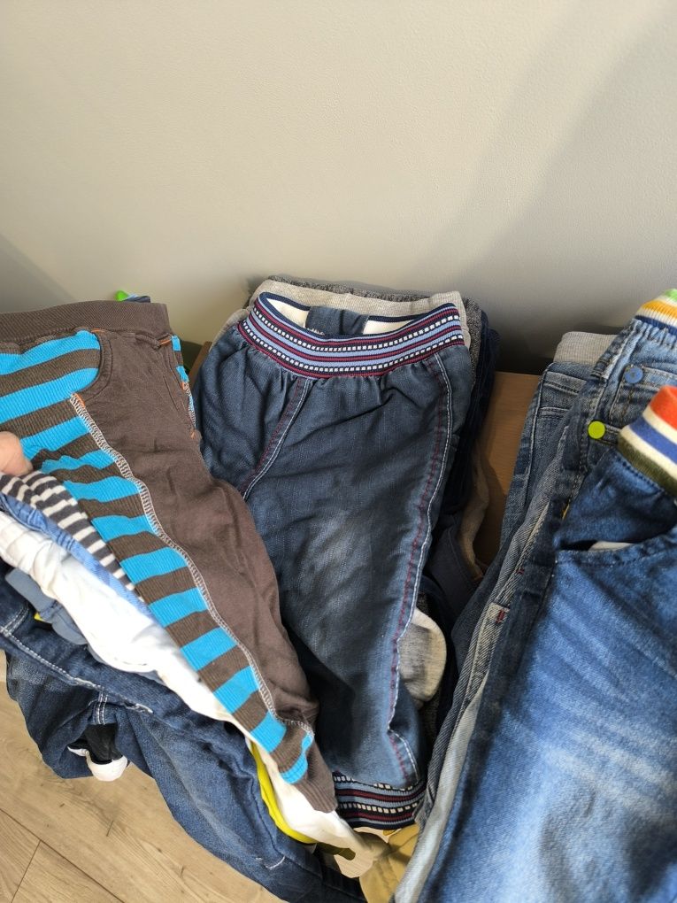 Paka ubrań ,spodnie ,bluzki, koszulki, spodenki,sztuk 126