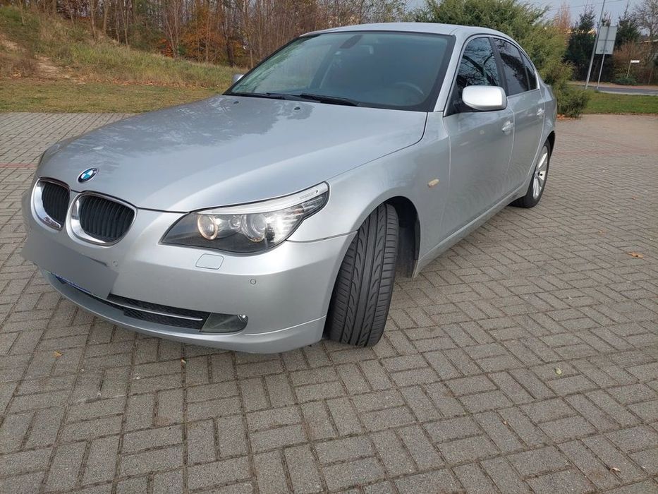 BMW i5 Sprzedam komfortowe BMW 520i 2010 rok 2 l. benzyna, manual