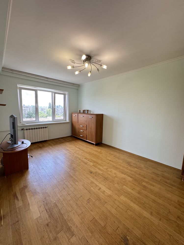 Продам 2 кім квартиру Березняки, вул Івана Миколайчука, 17/2