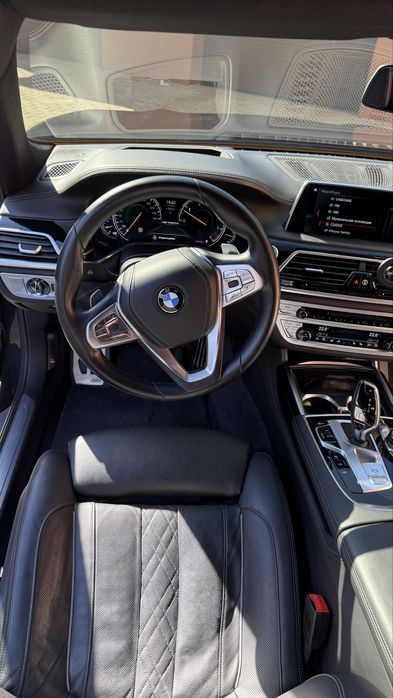 BMW 750d 2017 оригінальний пробіг 133000