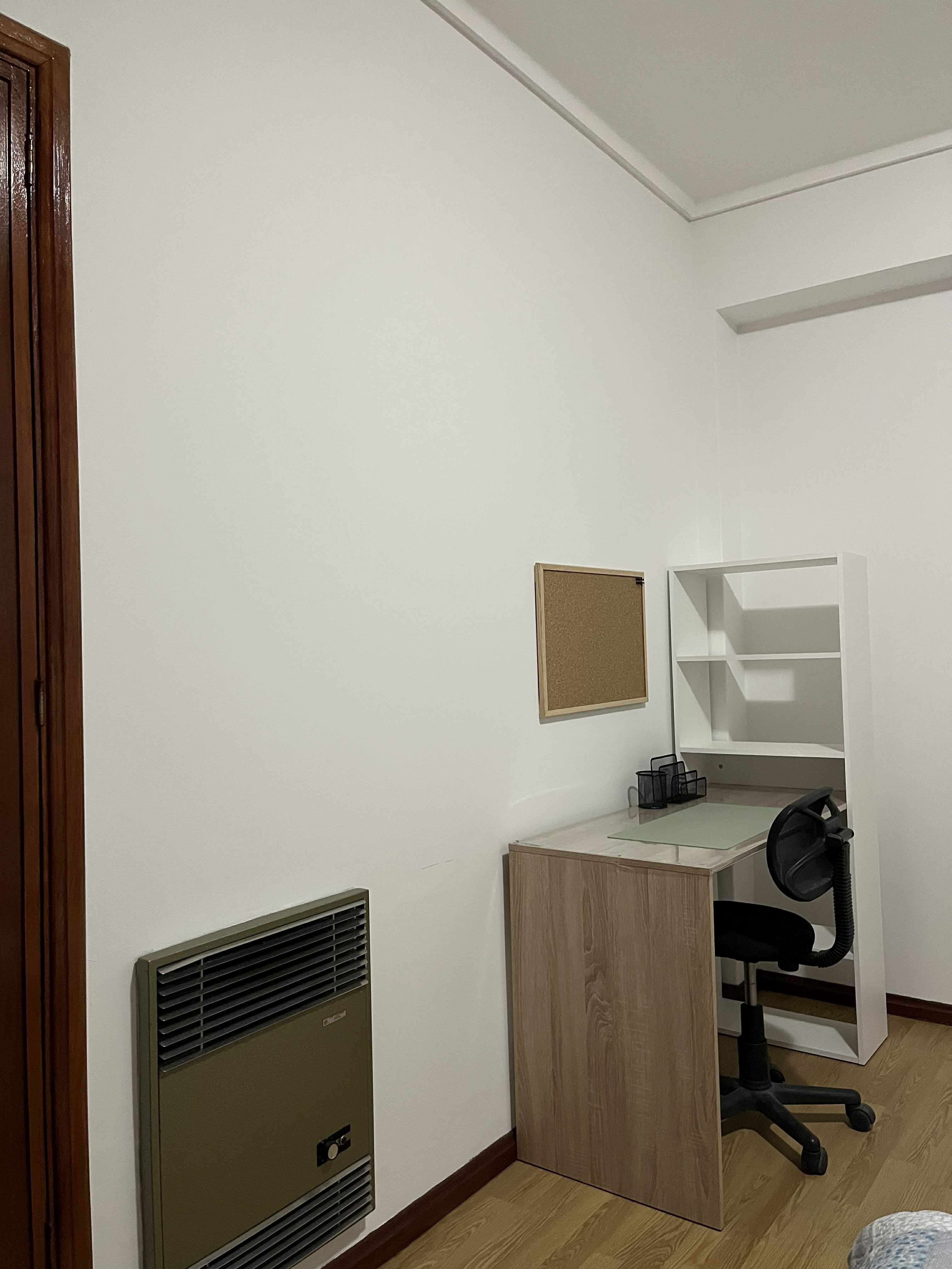 Quarto MENINA trabalhadora