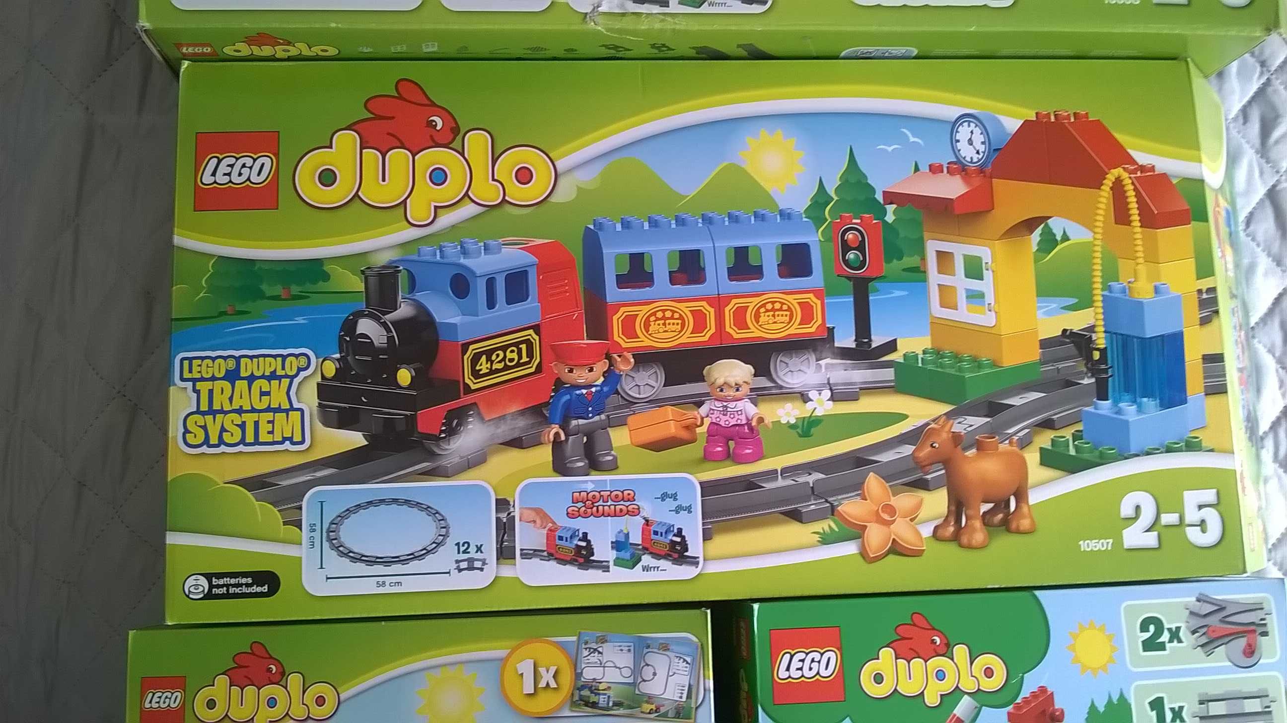 LEGO Duplo, pociągi, 2 zestawy z pociągami , 1 zestaw z  torami