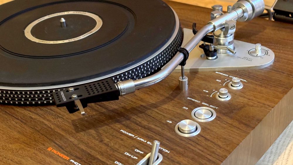 Pioneer PL - 1250 - gramofon z napędem bezpośrednim.