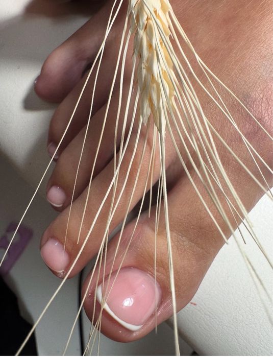 Манікюр та педикюр Крюків (кінц9)та МакДональз