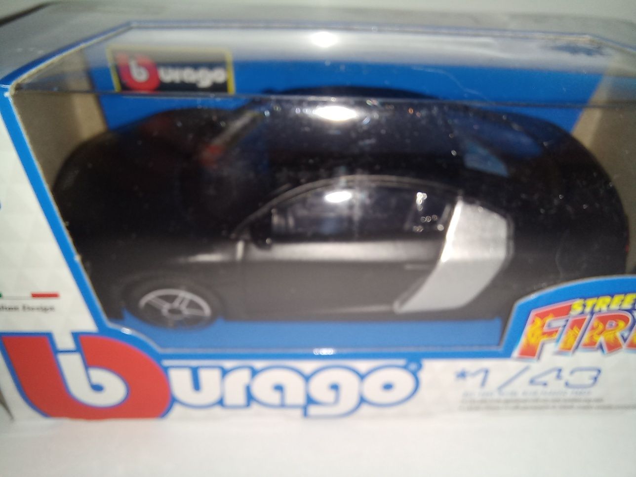 Bburago Audi R8, skala 1:43