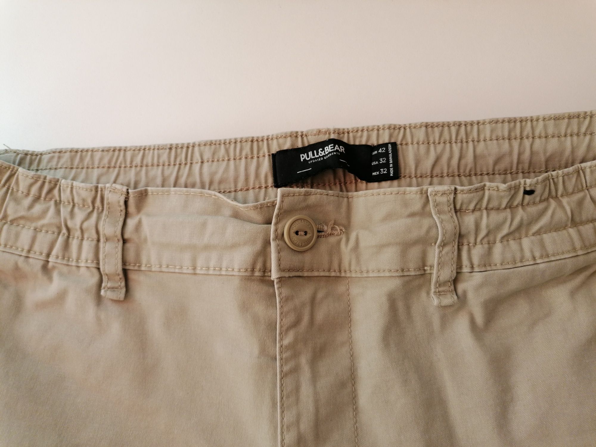 Calções bejes da Pull & Bear