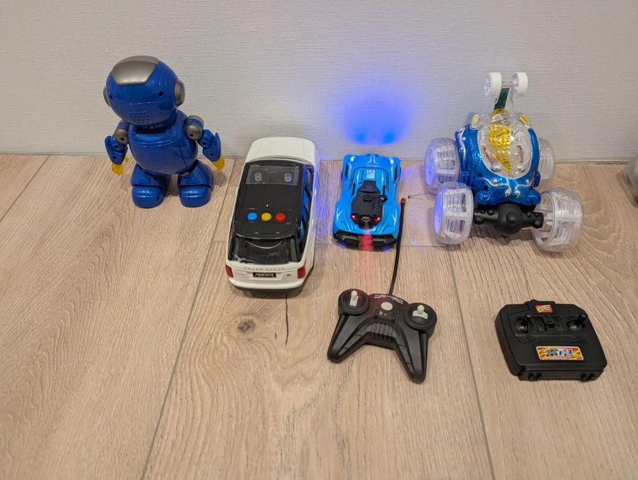 Машинка на радіоуправлінні робот пульт перевертиш