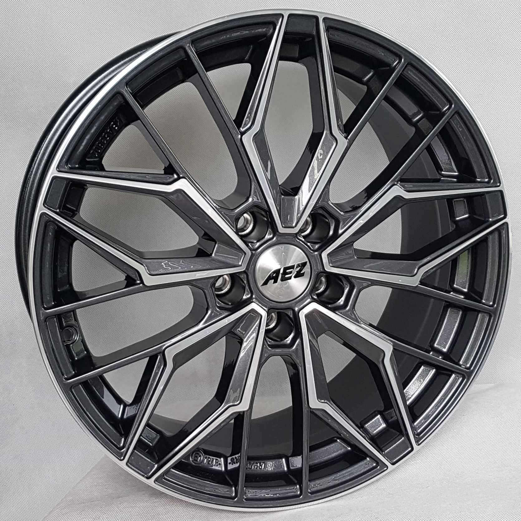 Felgi AEZ 18 5x112 A4 B8 B7 A6 C6 C7 VW Passat B8 B7 Skoda Superb 3