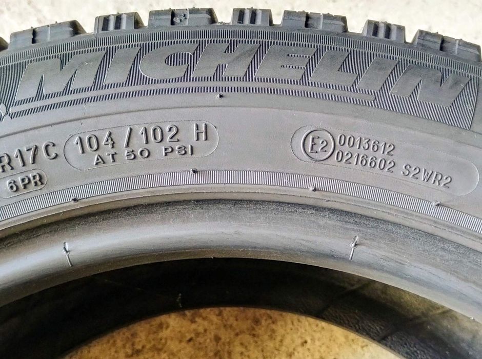Шини зимові R17C 215/60 Michelin Agilis Alpin
