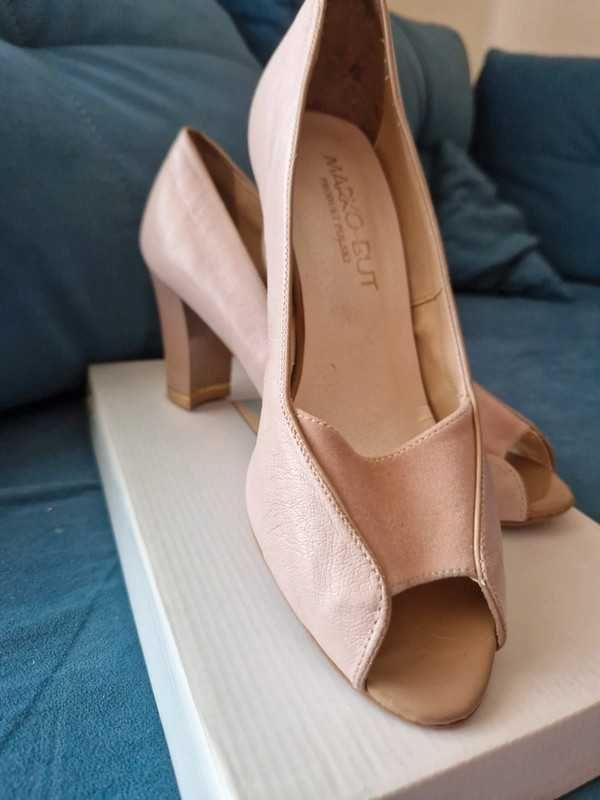 Buty na obcasie skórzane Pantofle Czułenka odkryte palce r 40 słupek