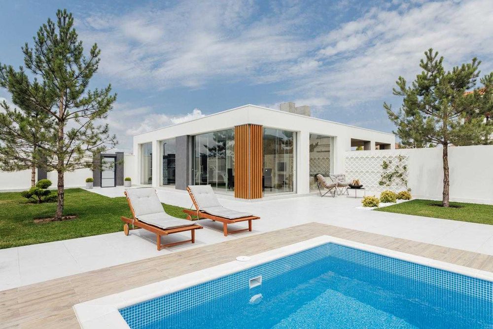 Престижний будинок у Совіньоні • Басейн, гараж, авторський ремонт