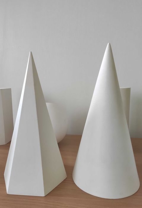 Семь гипсовых фигур. 
Для рисования.