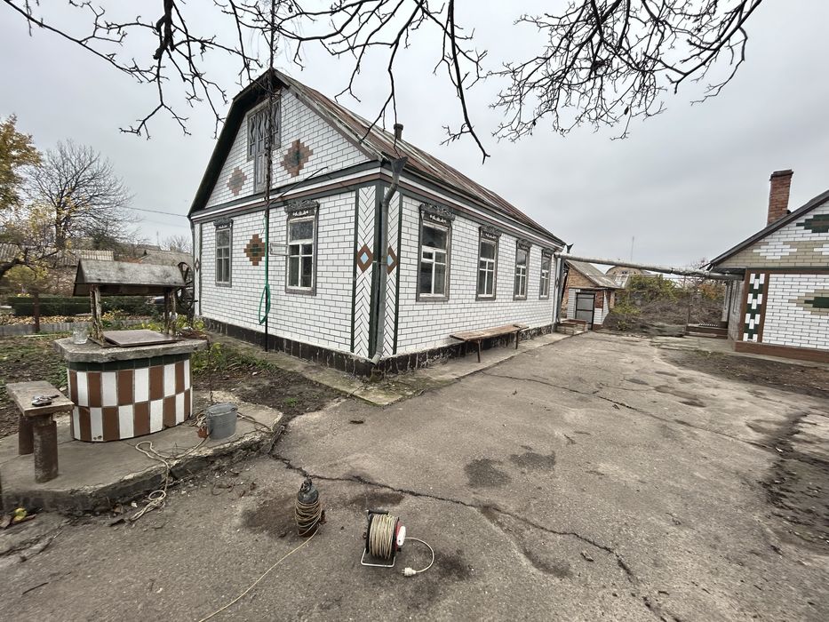 Продається будинок Городище(центр),вулиця паралельна  центральній