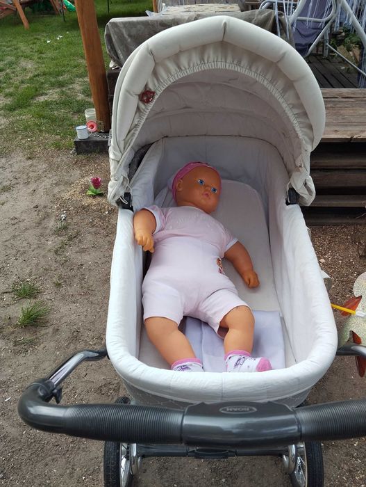 Wózek dziecięcy retro