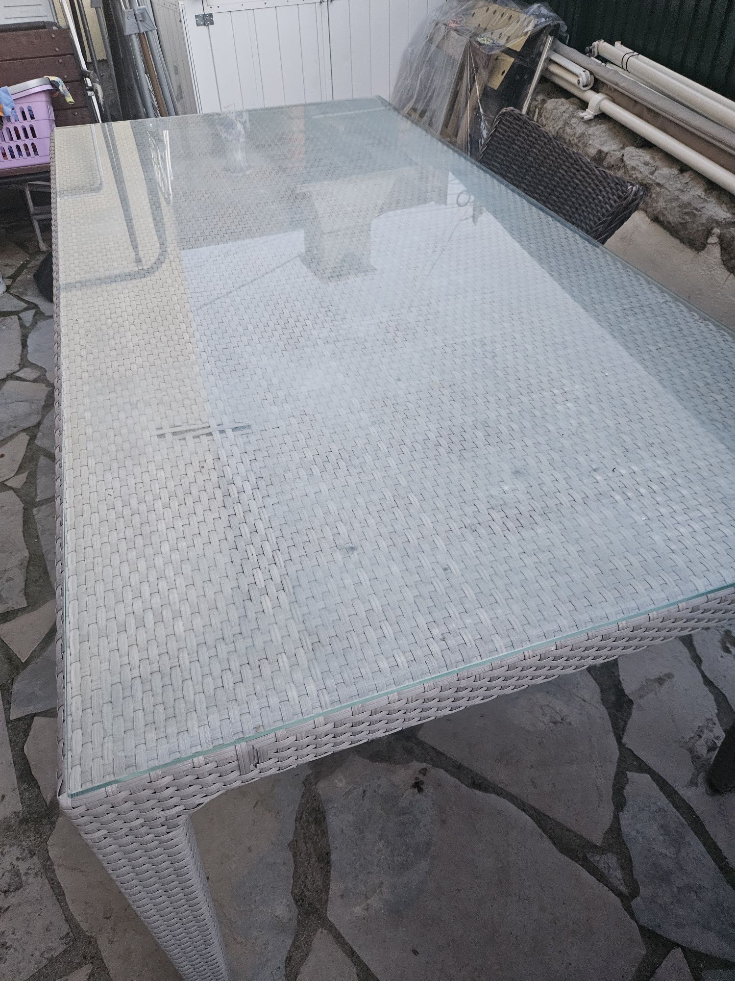 Mesa de jardim com vidro
