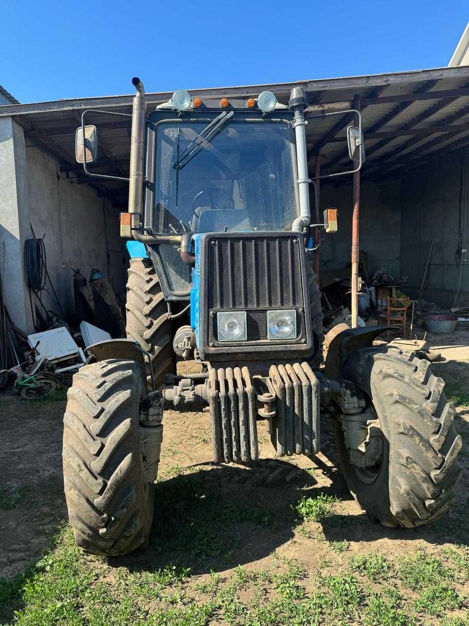 Трактор МТЗ 892.