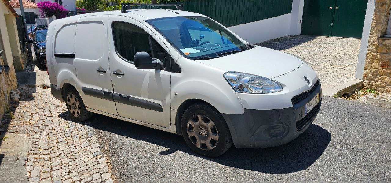 O carro de garagem