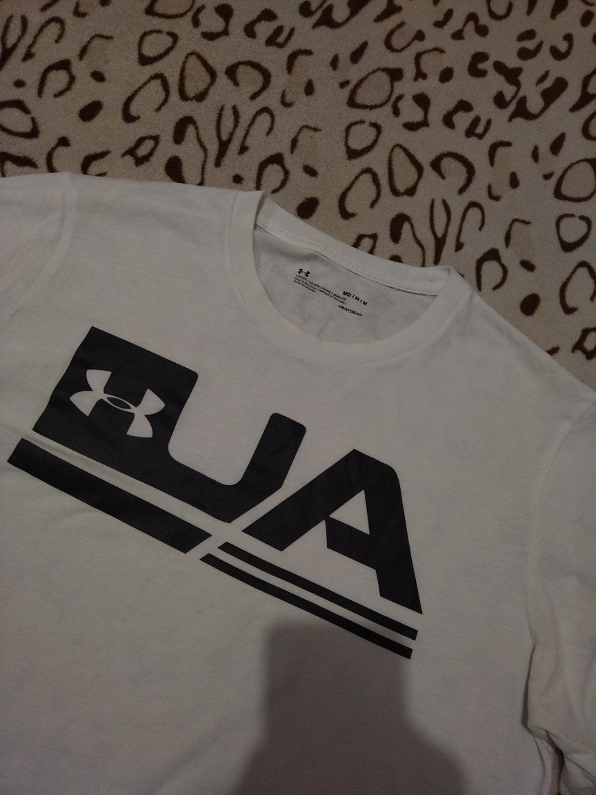 Футболка under Armour