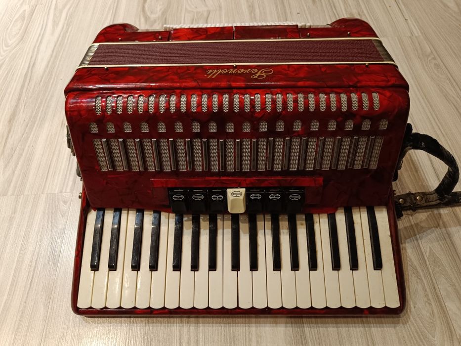 Akordeon Serenelli 80 basów
