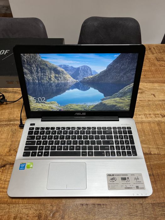 Laptop Asus 15,6” A555L Intel i3-5010U 6GB RAM 240GB SSD 920M DVD W10