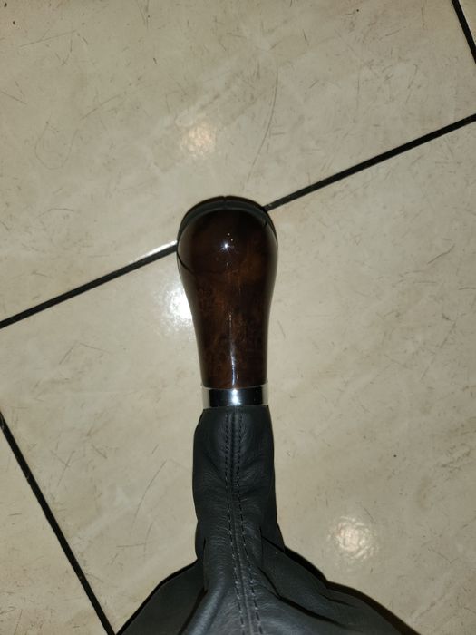 Gałka zmiany biegów Mercedes E212 przed liftem nowa orginal skóra plus